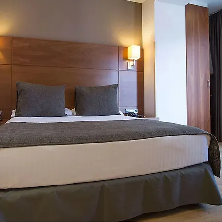 Via Augusta Hotell 2*