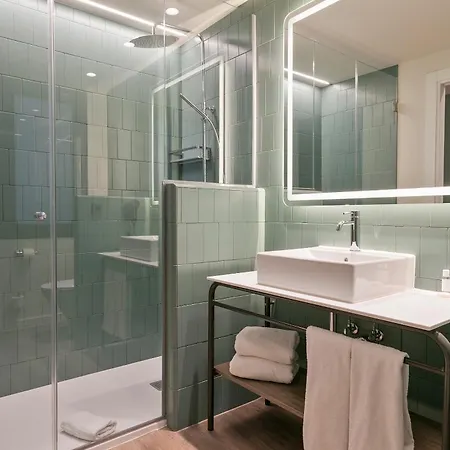 Via Augusta Hotell 2*
