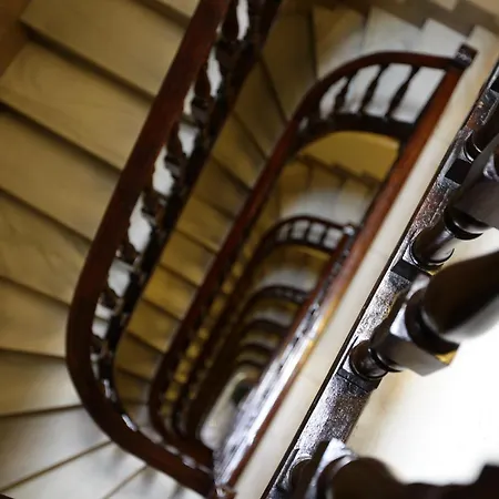 Hotel Via Augusta 2*