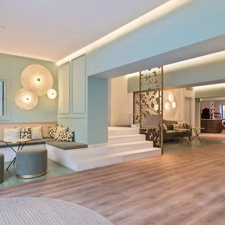 Via Augusta Hotel 2*